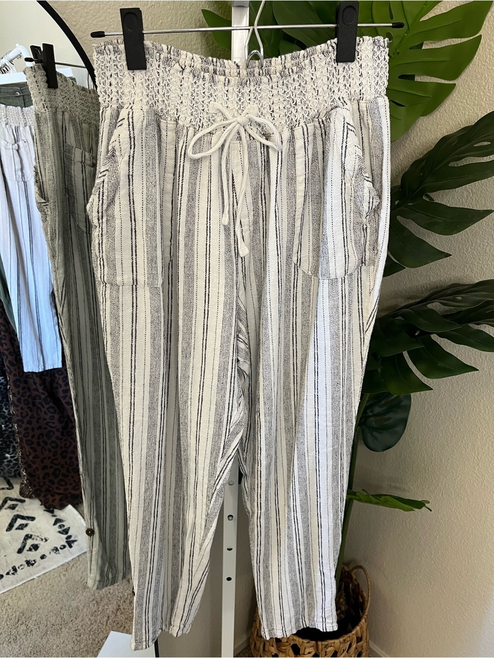 🖤 Black & White Striped Linen Blend Smocked Drawstring Pants Sz L | Rewash